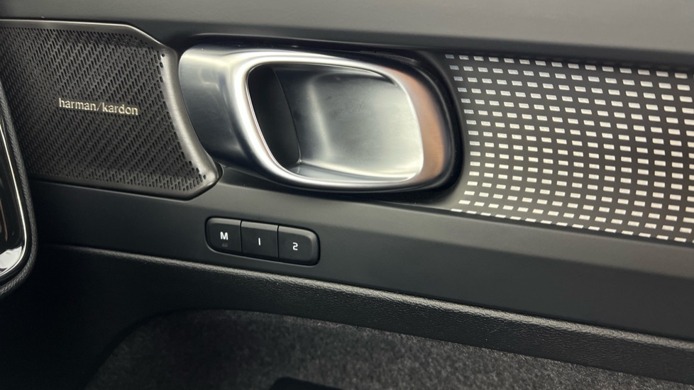 Used Volvo XC40 2024 for sale - 76999514: Photo 53