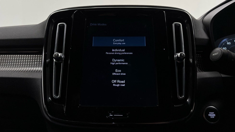 Used Volvo XC40 2020 for sale - 77261530: Photo 30