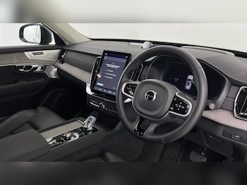 Used Volvo XC90 2025 for sale - 77934402: Photo