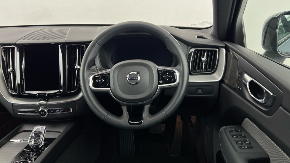 Used Volvo XC60 2023 for sale - 78172544: Photo 10