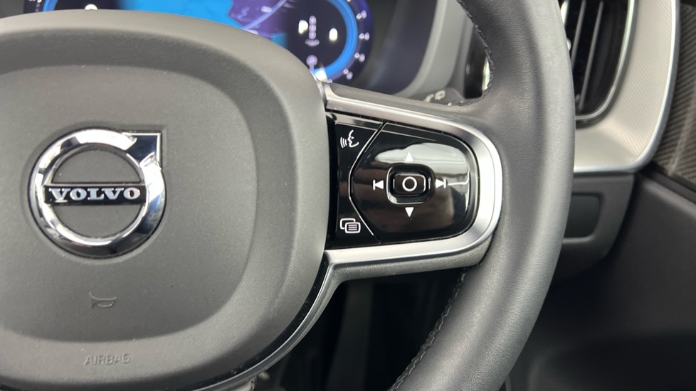 Used Volvo XC60 2023 for sale - 78172544: Photo 22