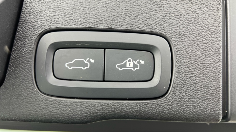 Used Volvo XC60 2023 for sale - 78172544: Photo 35