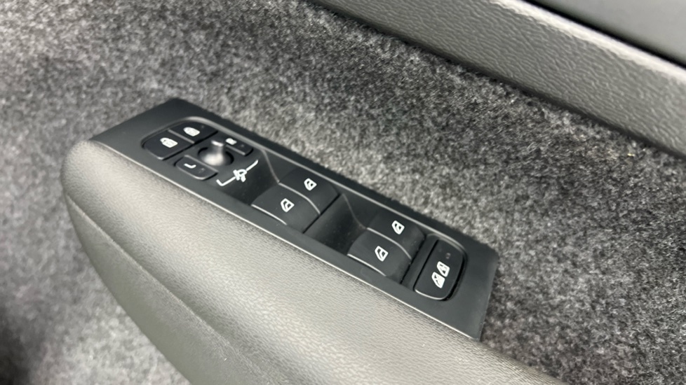 Used Volvo XC40 2022 for sale - 76044213: Photo 24
