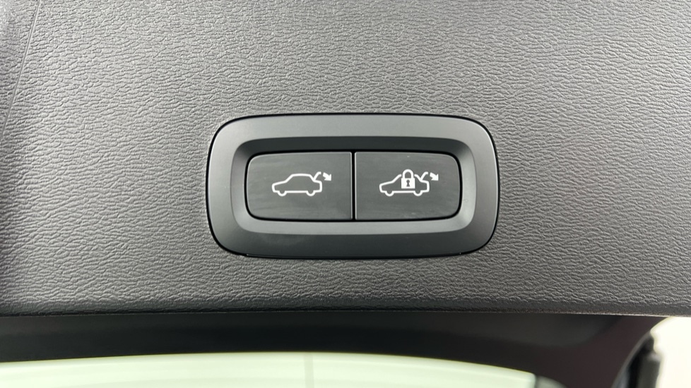 Used Volvo XC40 2022 for sale - 76044213: Photo 35
