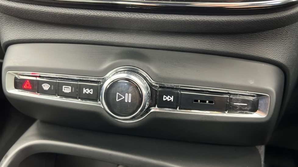 Used Volvo XC40 2022 for sale - 76044213: Photo 42