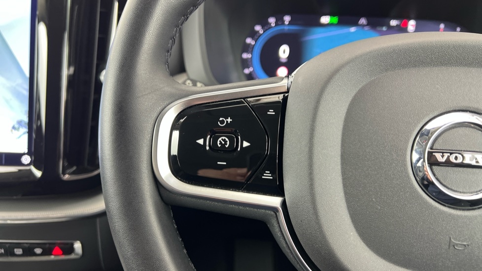 Used Volvo XC60 2023 for sale - 77950567: Photo 21