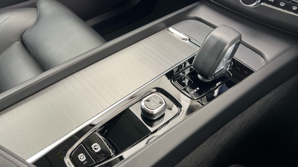 Used Volvo XC60 2023 for sale - 77950567: Photo 25