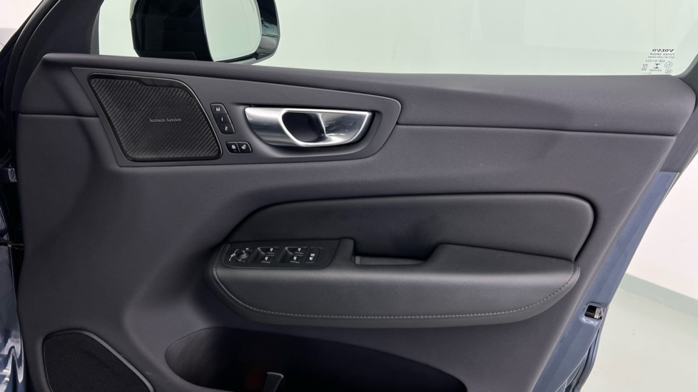 Used Volvo XC60 2023 for sale - 77950567: Photo 29