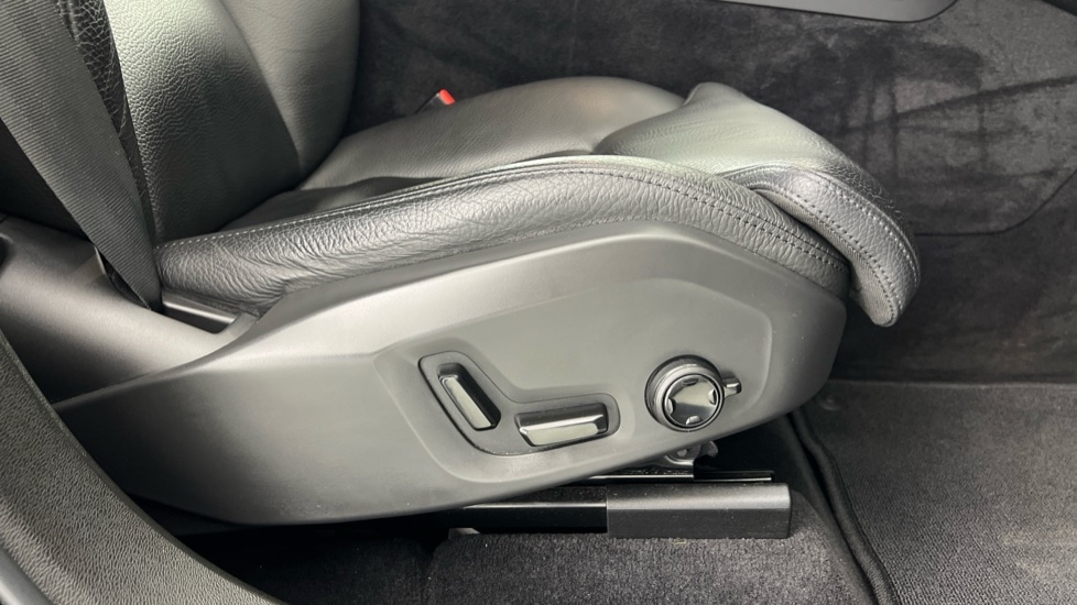 Used Volvo XC60 2023 for sale - 77950567: Photo 30