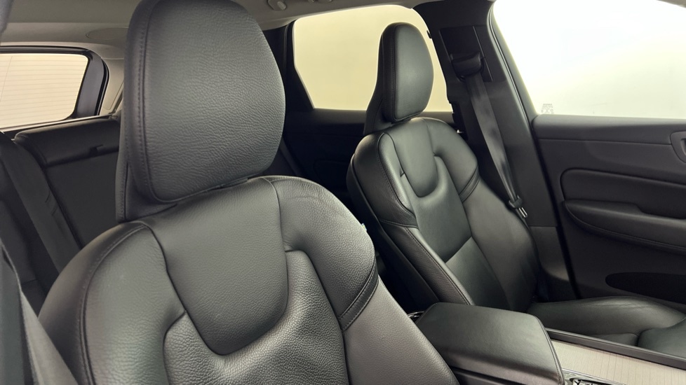 Used Volvo XC60 2023 for sale - 77950567: Photo 31