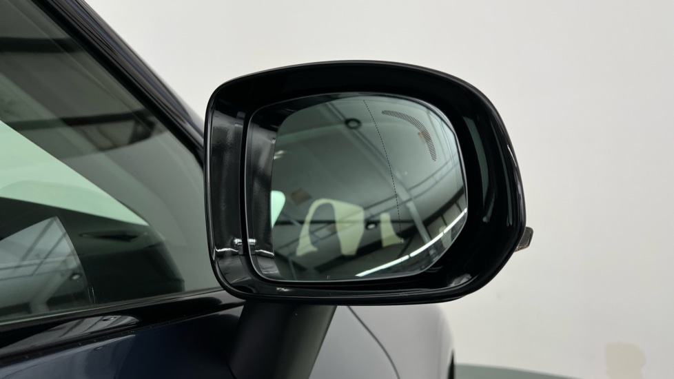 Used Volvo XC60 2023 for sale - 77950567: Photo 32