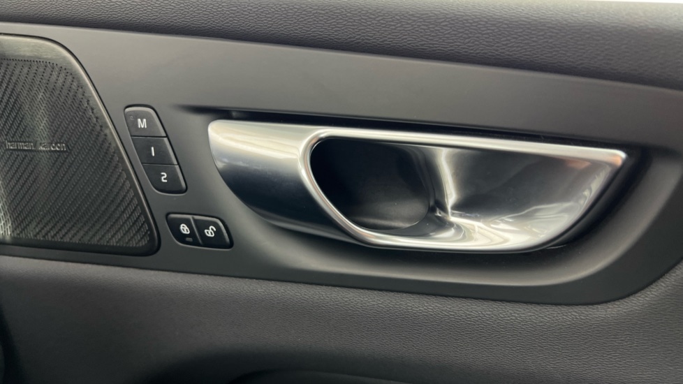 Used Volvo XC60 2023 for sale - 77950567: Photo 51