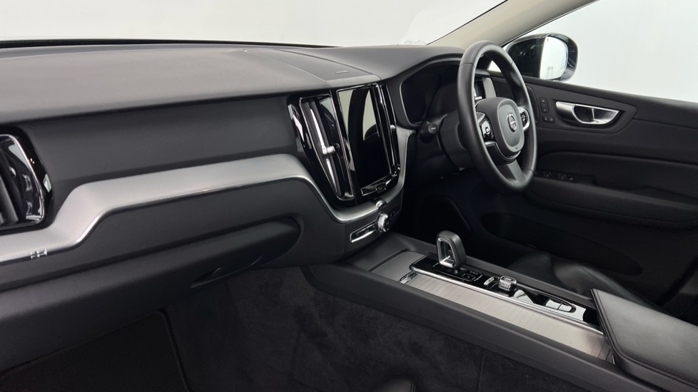 Used Volvo XC60 2023 for sale - 77950567: Photo 60