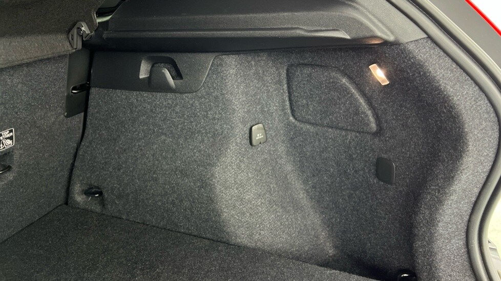Used Volvo XC40 2021 for sale - 76091999: Photo 48