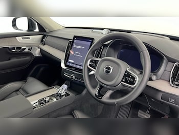 Used Volvo XC90 2025 for sale - 77982981: Photo