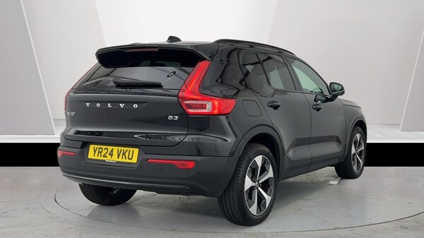 Used Volvo XC40 2024 for sale - 75558628: Photo 2