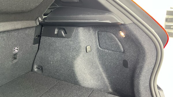 Used Volvo XC40 2024 for sale - 75558628: Photo 30