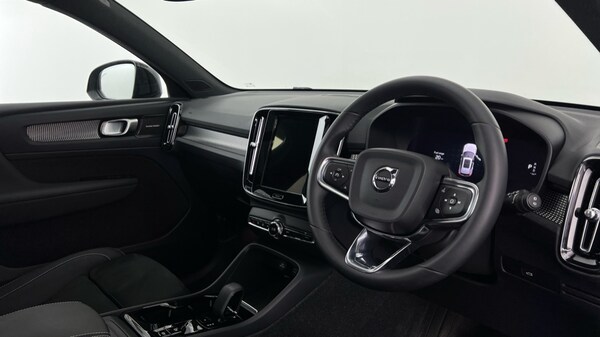 Used Volvo XC40 2024 for sale - 75558628: Photo 4