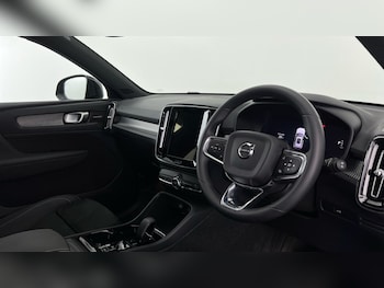 Used Volvo XC40 2024 for sale - 75558628: Photo