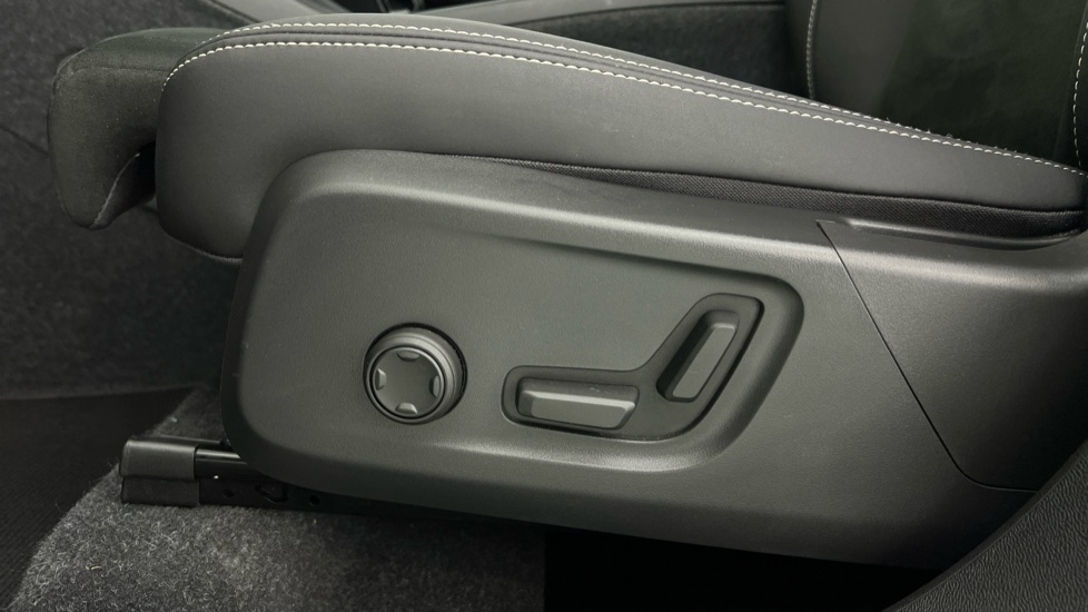 Used Volvo XC40 2024 for sale - 75558628: Photo 61