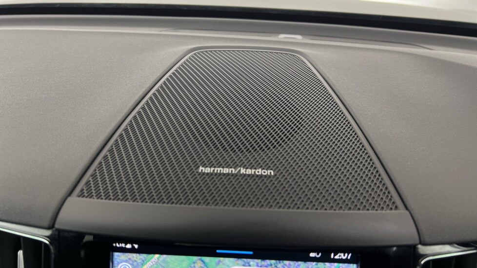 Used Volvo XC60 2024 for sale - 76664516: Photo 25