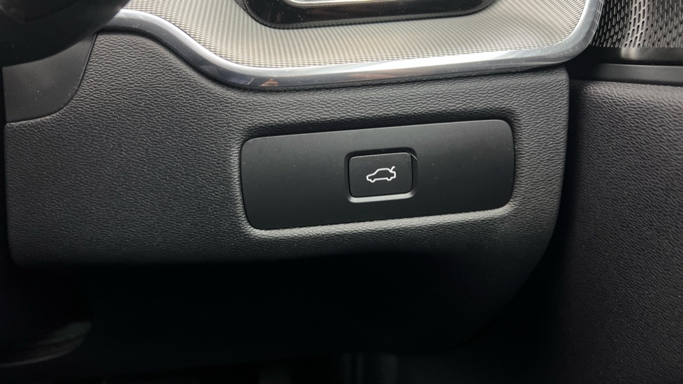 Used Volvo XC60 2024 for sale - 76664516: Photo 50