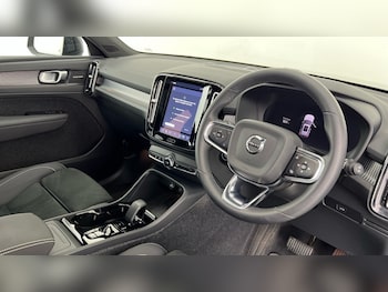 Used Volvo XC40 2023 for sale - 78307795: Photo