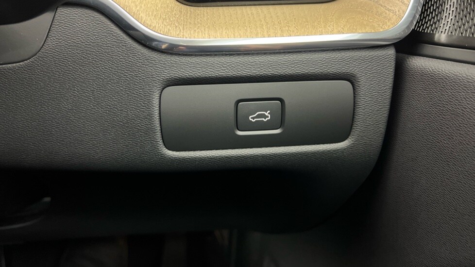 Used Volvo XC60 2025 for sale - 77755678: Photo 53