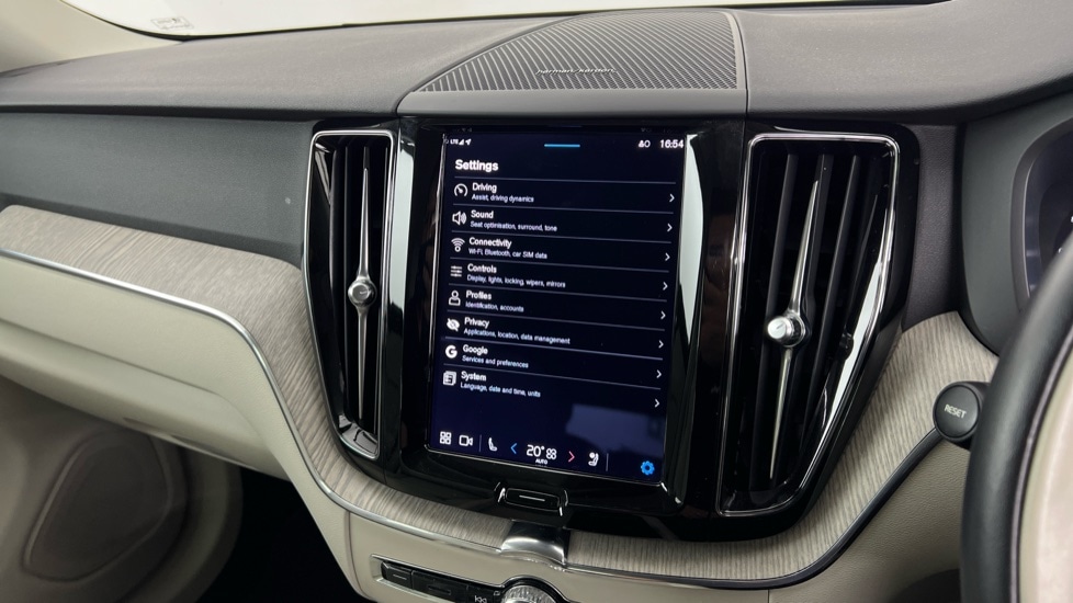 Used Volvo XC60 2023 for sale - 76540143: Photo 17