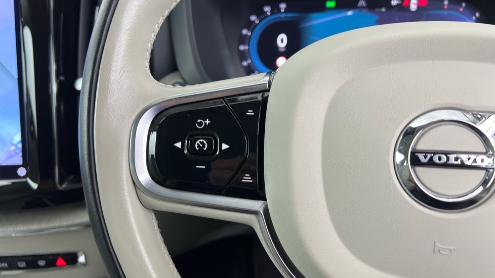 Used Volvo XC60 2023 for sale - 76540143: Photo 21
