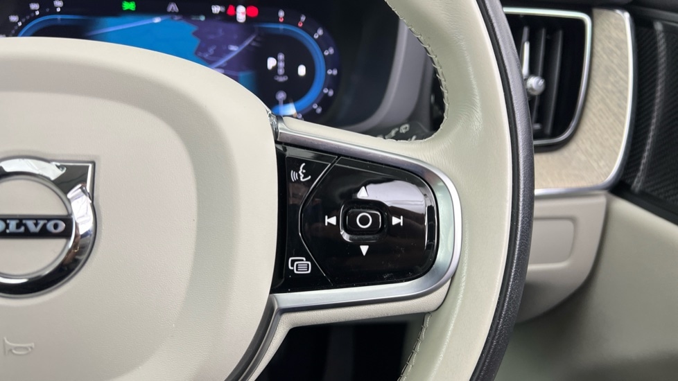 Used Volvo XC60 2023 for sale - 76540143: Photo 22