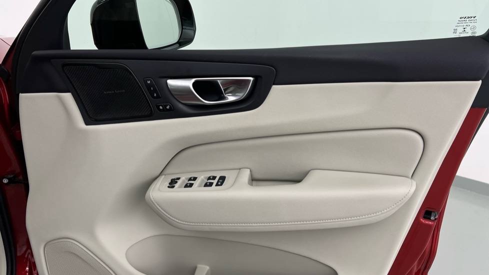Used Volvo XC60 2023 for sale - 76540143: Photo 29