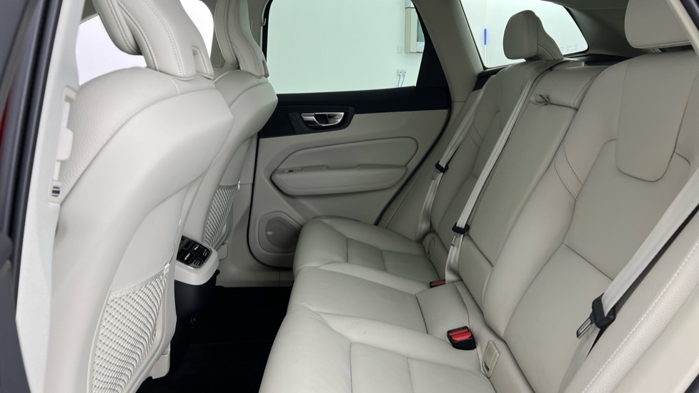 Used Volvo XC60 2023 for sale - 76540143: Photo 33