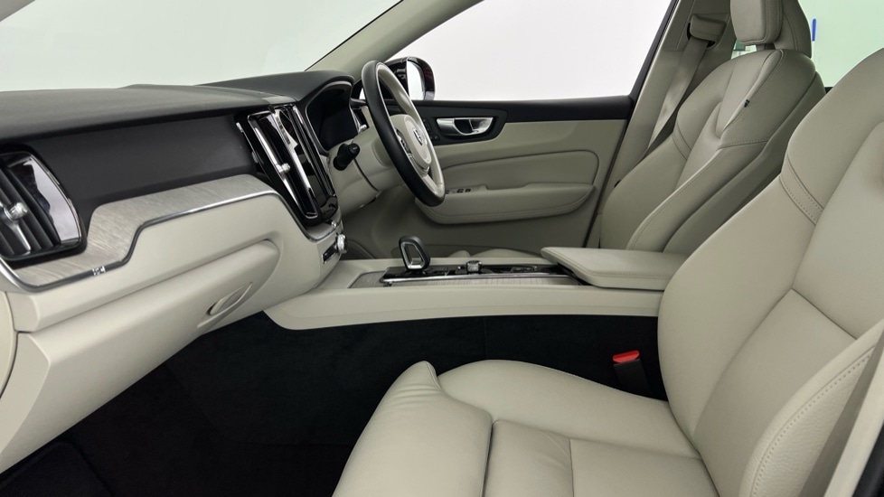 Used Volvo XC60 2023 for sale - 76540143: Photo 57