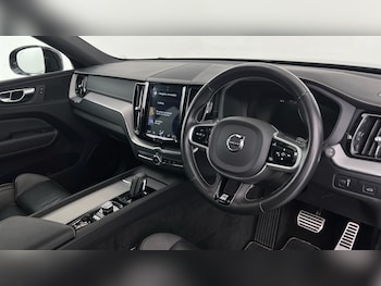 Used Volvo XC60 2019 for sale - 75934615: Photo