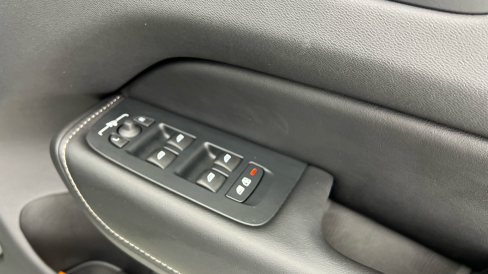 Used Volvo XC60 2025 for sale - 78158629: Photo 24