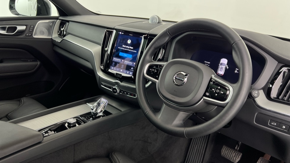 Used Volvo XC60 2025 for sale - 78158629: Photo 4