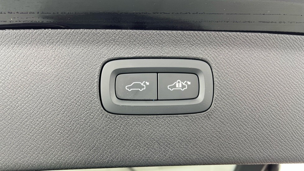Used Volvo XC90 2023 for sale - 76007950: Photo 35