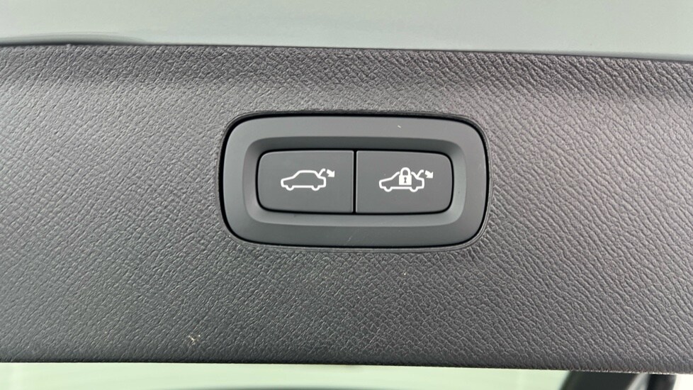 Used Volvo XC90 2025 for sale - 77934403: Photo 35