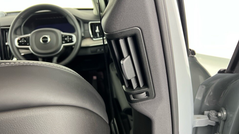 Used Volvo XC90 2025 for sale - 77934403: Photo 40