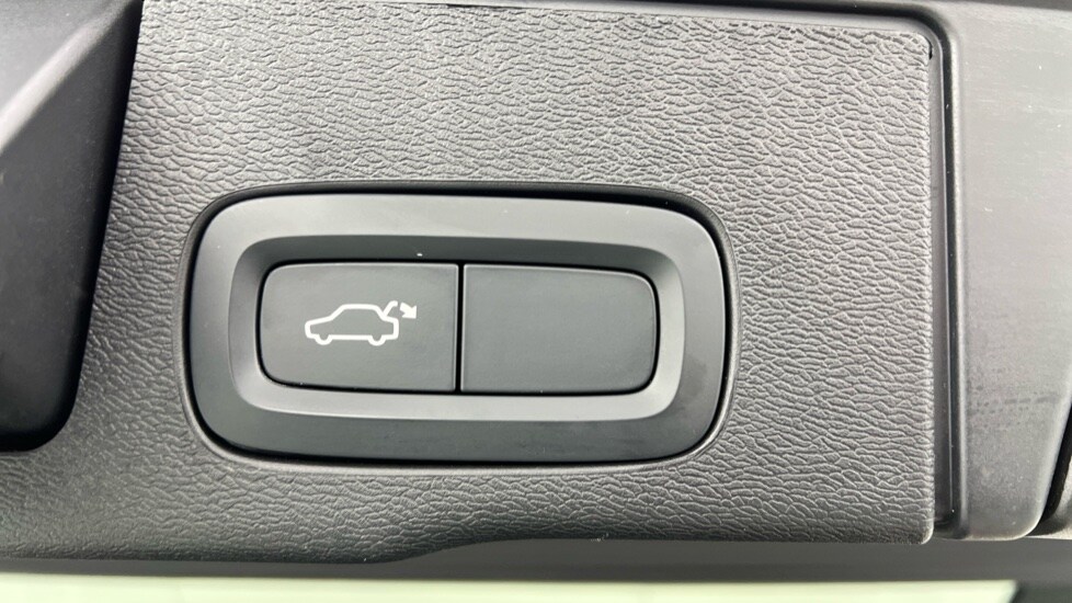 Used Volvo XC60 2024 for sale - 77618988: Photo 35