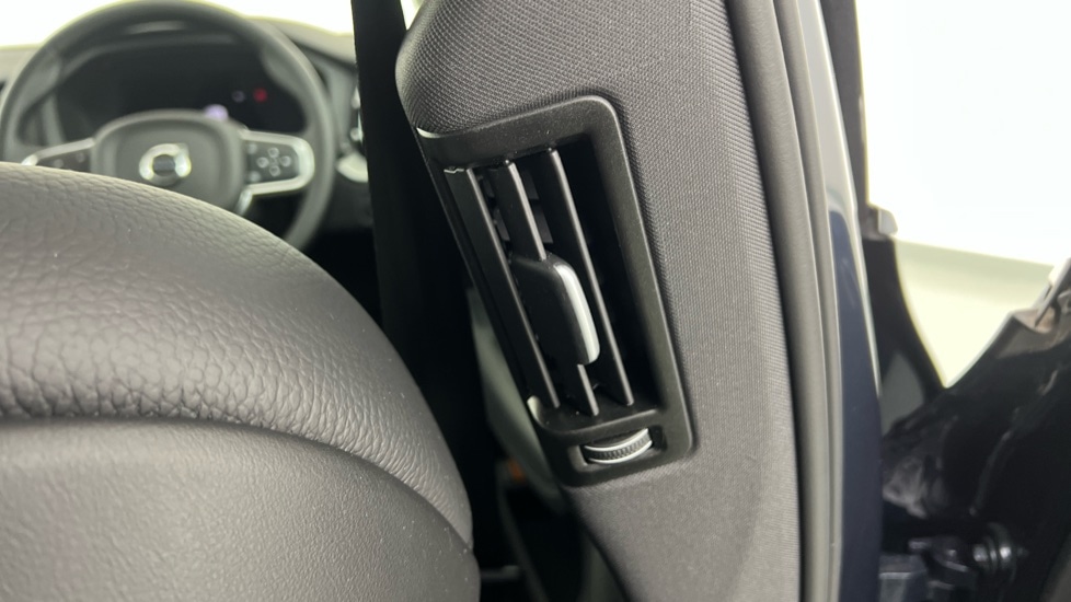 Used Volvo XC60 2024 for sale - 77618988: Photo 39