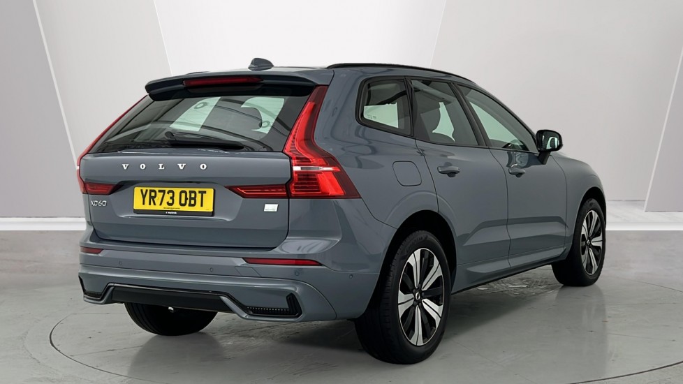 Used Volvo XC60 2023 for sale - 77244666: Photo 2