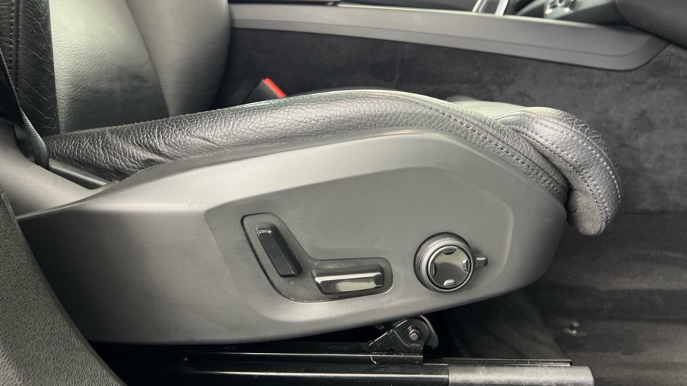 Used Volvo XC60 2023 for sale - 77244666: Photo 30