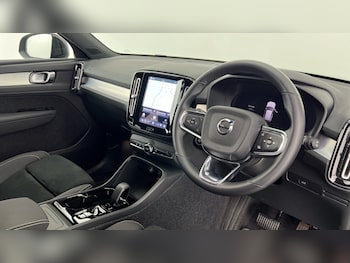 Used Volvo XC40 2025 for sale - 78456459: Photo