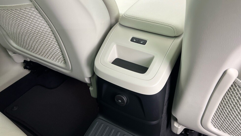 Used Volvo XC60 2025 for sale - 77552278: Photo 41