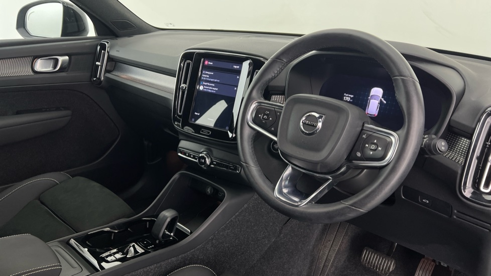 Used Volvo XC40 2024 for sale - 76139994: Photo 4