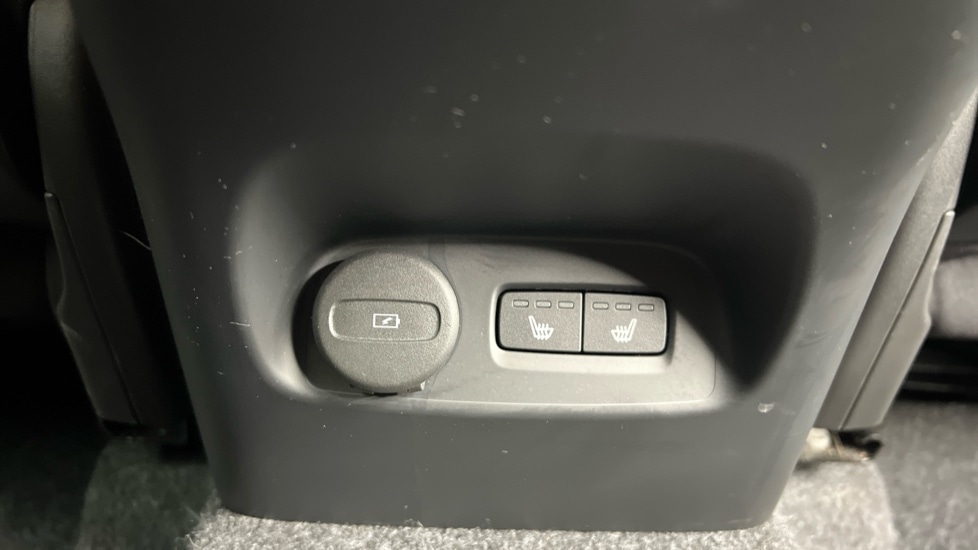 Used Volvo XC40 2024 for sale - 76139994: Photo 40