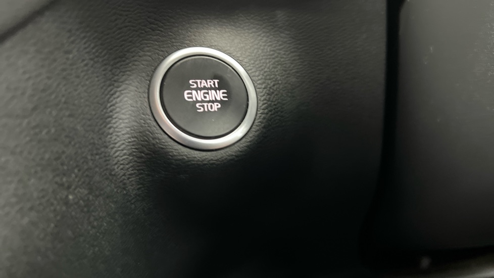 Used Volvo XC40 2024 for sale - 76139994: Photo 49