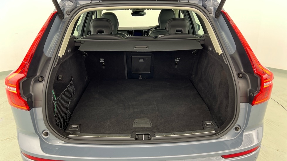 Used Volvo XC60 2023 for sale - 77218711: Photo 13